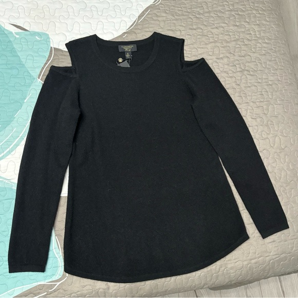 Cashmere Charter Club women’s open shoulder sweater. Size Small. Black color. - Picture 5 of 12